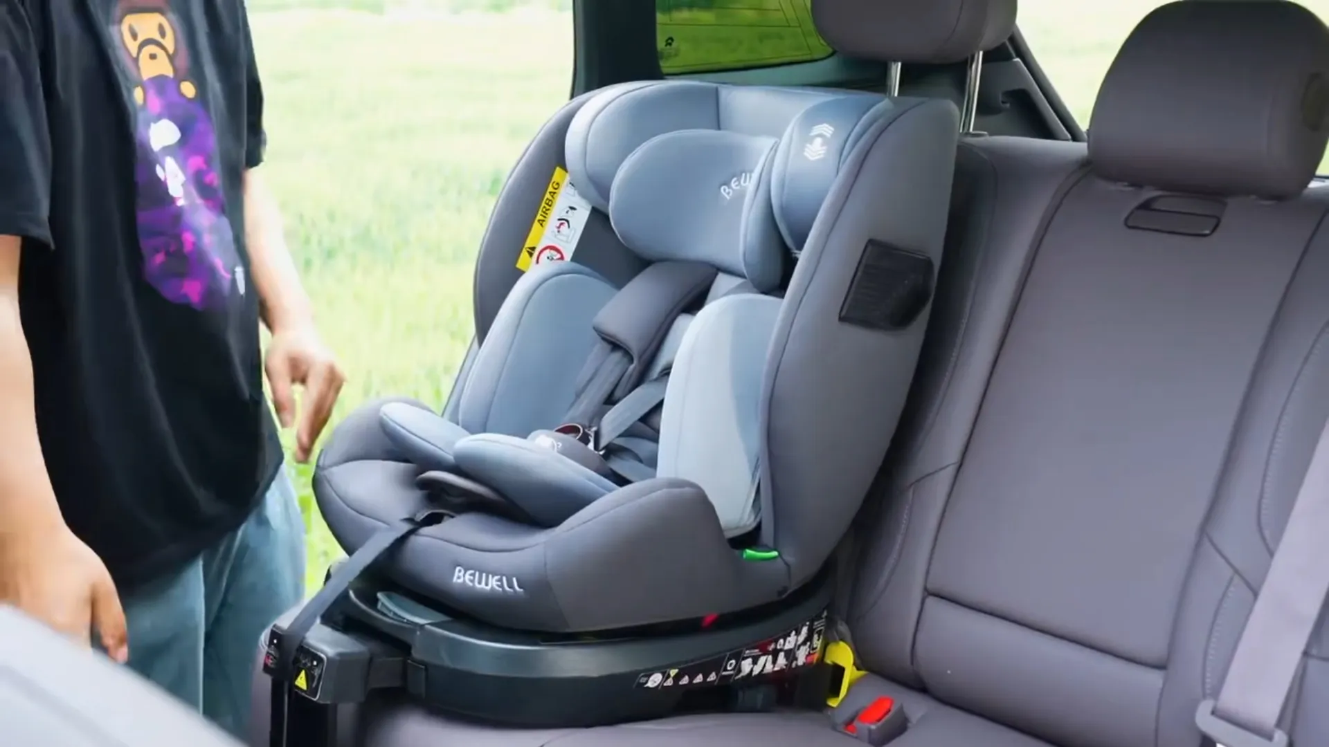 ISOFIX vs instalace bezpečnostních pásů: Co je bezpečnější? (Průvodce 2026)